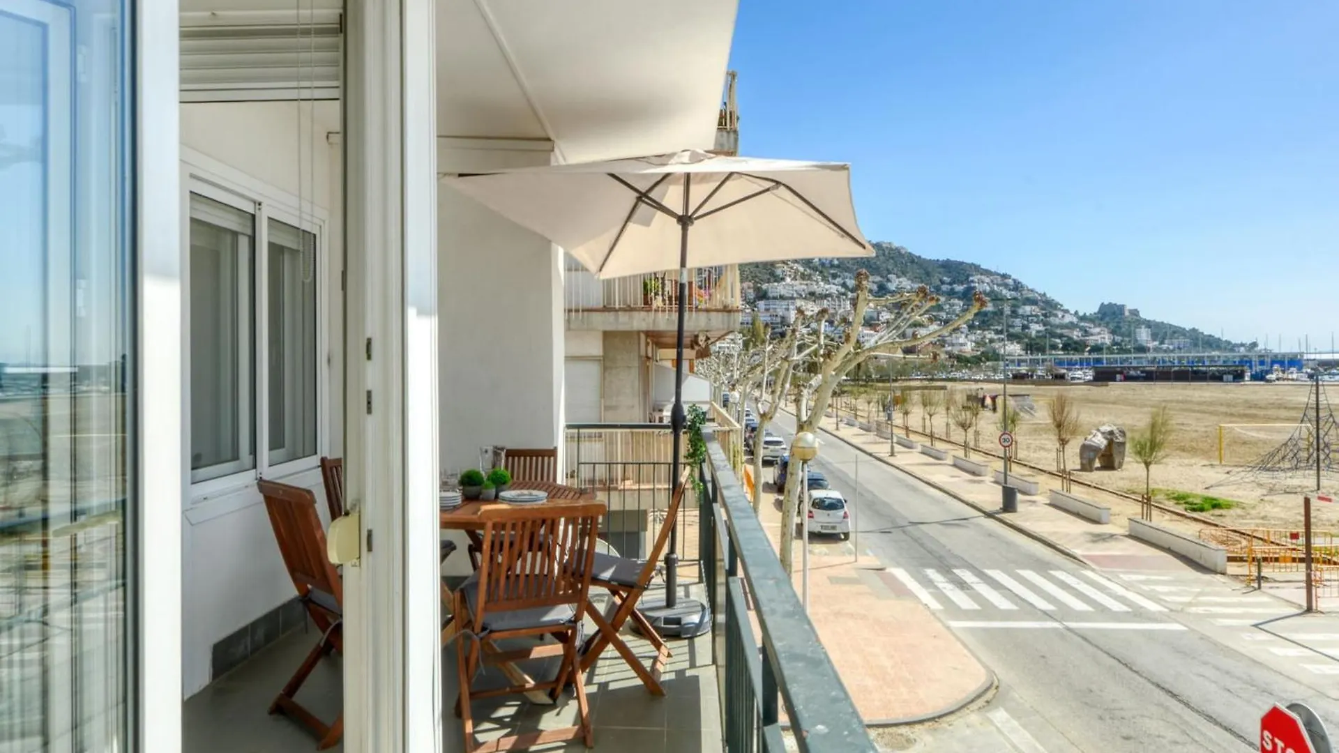 Pretty Apartment With Balcony Roses 0*,  Spain